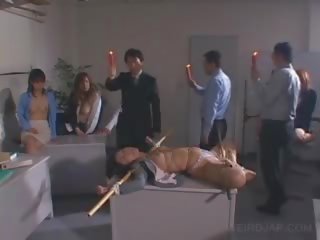जापान का निवासी डर्टी वीडियो स्लेव पनिश्ड साथ असाधारण मोम dripped पर उसकी बॉडी