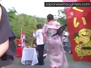 Ung japanska japanska lassie anala körd hård för den först tid